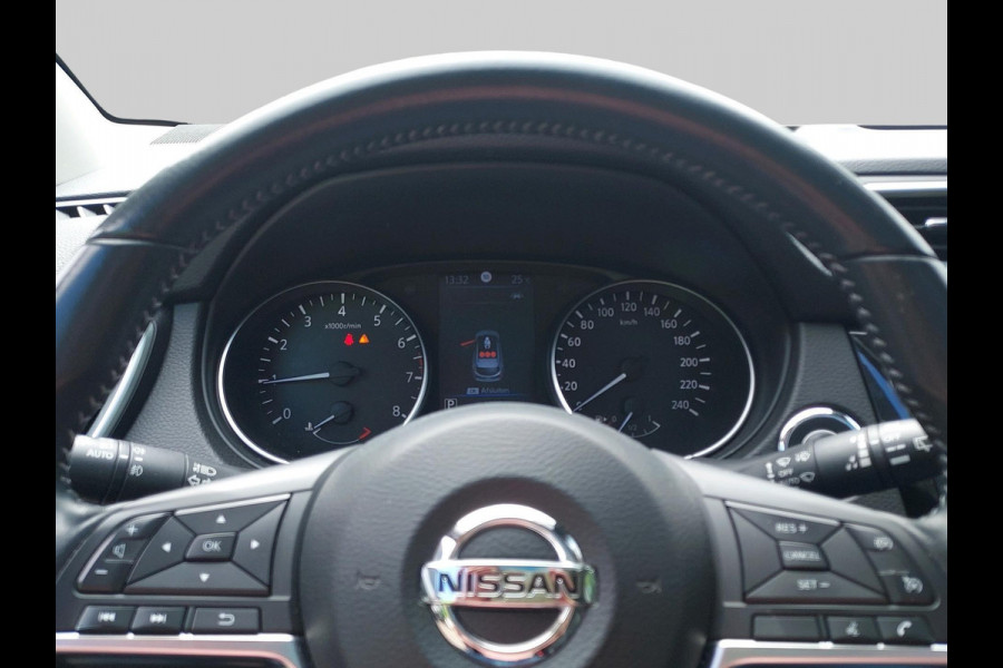 Nissan QASHQAI 1.3 DIG-T N-Connecta Design Pack