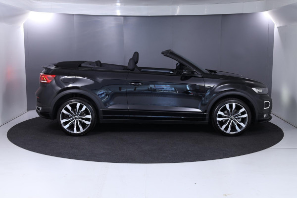 Volkswagen T-Roc Cabrio 1.5 TSI R-Line 150 pk Automaat (DSG) | Diamond stitching leder interieur| Windscherm | Parkeersensoren | Stoelverwarming | Adaptieve cruise control | Lichtmetalen velgen 19" |