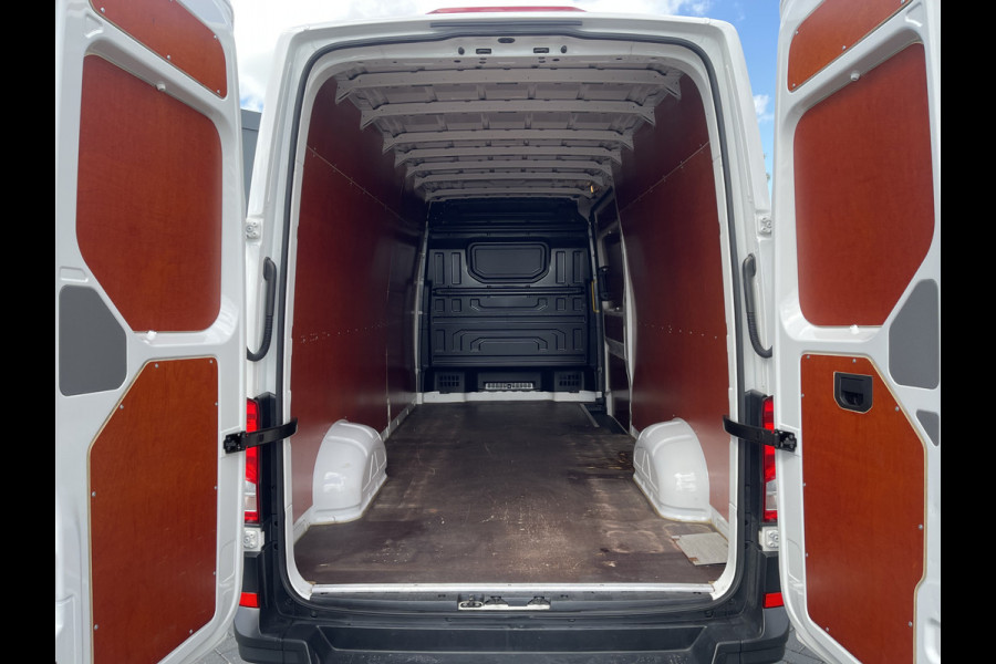 Volkswagen Crafter 2.0 TDI 140 PK AUTOMAAT / L4H3 / 1e EIG. / AIRCO / CRUISE / GEVEERDE STOEL / TREKHAAK