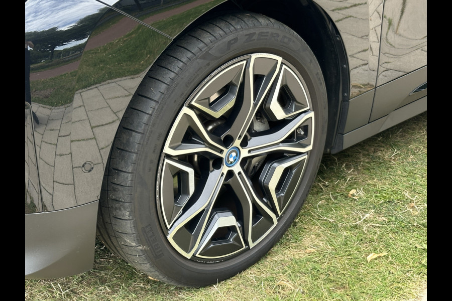 BMW iX XDrive 40 High Executive NL-AUTO