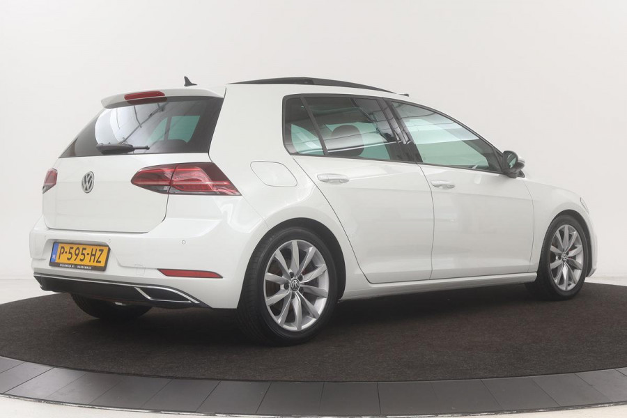 Volkswagen Golf 1.4 TSI Highline | Panoramadak | Carplay | Stoelverwarming | Full LED | Navigatie | Adaptive Cruise | PDC | Bluetooth