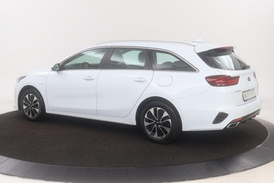 Kia Ceed 1.6 GDI PHEV DynamicLine | Carplay | Camera | Full LED | Navigatie | Keyless | PDC | DAB+ | Climate control