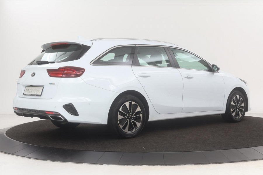 Kia Ceed 1.6 GDI PHEV DynamicLine | Carplay | Camera | Full LED | Navigatie | Keyless | PDC | DAB+ | Climate control