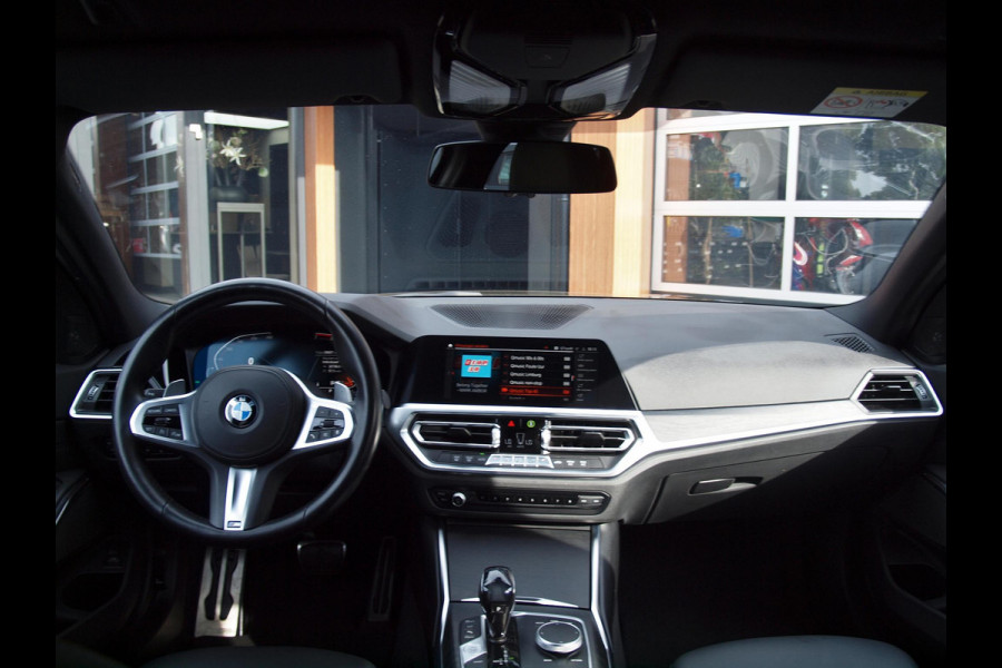 BMW 3 Serie Touring 318i Executive Edition M-Pakket | Camera | Apple Carplay | Cruise Control | Harman Kardon | Virtual Cockpit | Trekhaak |