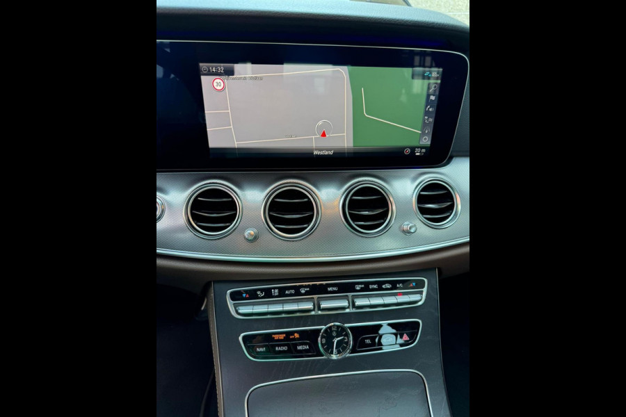 Mercedes-Benz E-Klasse 200 | Groot Navi, El. Stoel+Memory, Stoelverw., Camera, Cruise, Climate, Sfeerverl. |