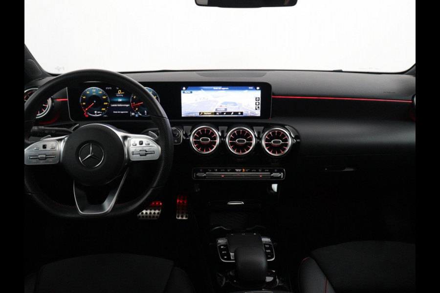 Mercedes-Benz A-Klasse 220 AMG Launch Edition Premium | Panorama | Camera | Sfeerverlichting |