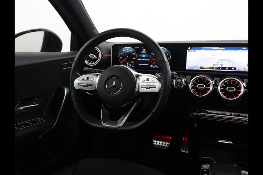 Mercedes-Benz A-Klasse 220 AMG Launch Edition Premium | Panorama | Camera | Sfeerverlichting |