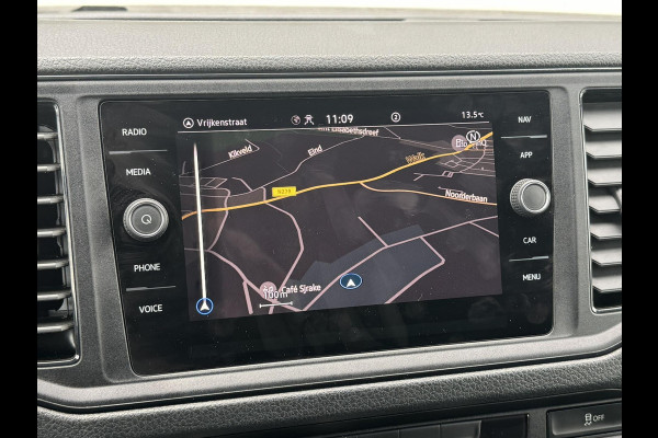 Volkswagen Crafter 30 2.0 TDI L3H3 Highline Topstaat! Trekhaak Carplay Cruise 4 Seizoenen banden Verwarmde voorruit Lat om Lat