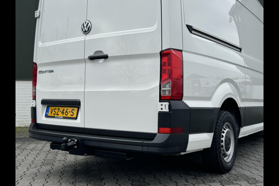 Volkswagen Crafter 30 2.0 TDI L3H3 Highline Topstaat! Trekhaak Carplay Cruise 4 Seizoenen banden Verwarmde voorruit Lat om Lat