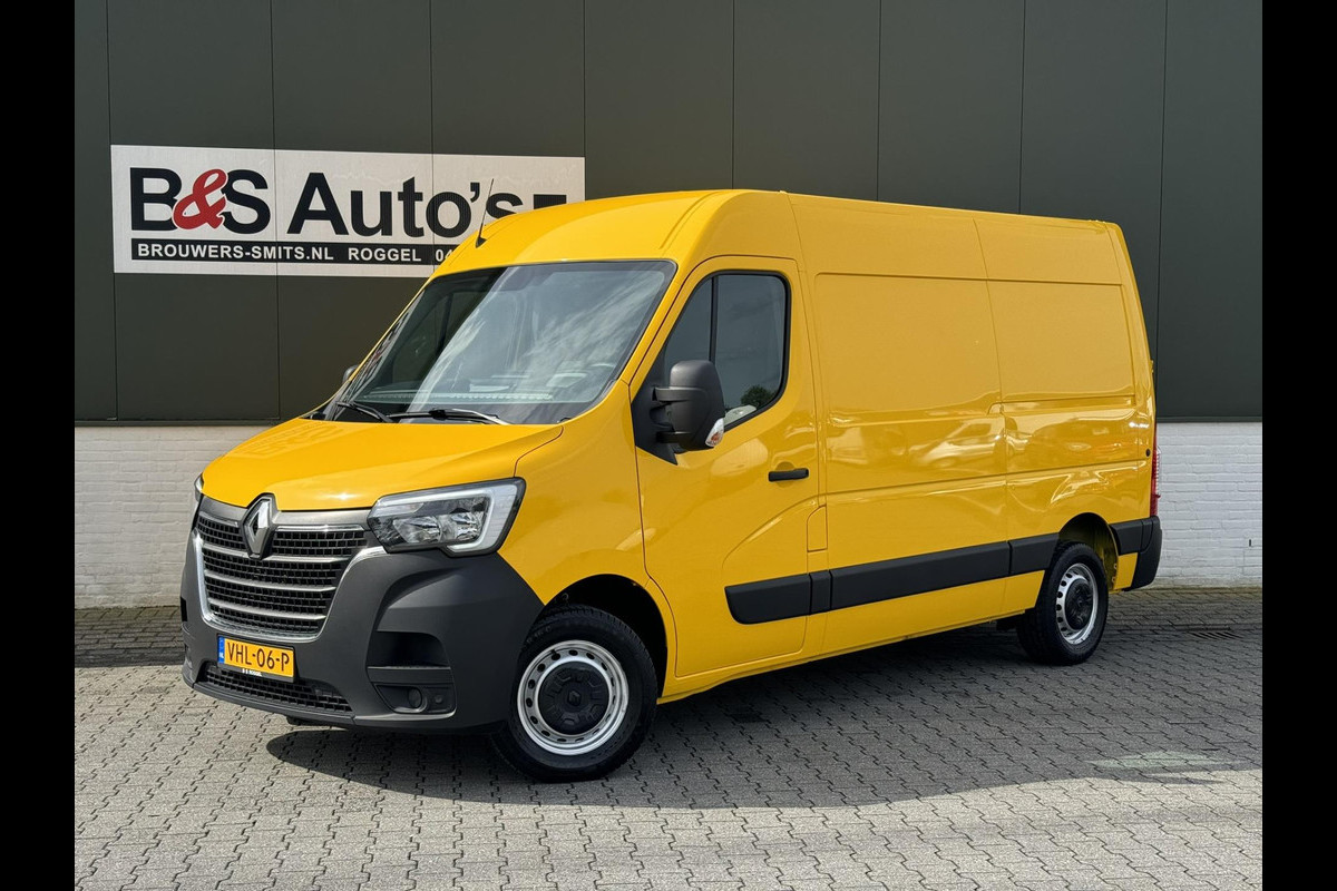 Renault Master T35 2.3 dCi 135 L2H2 Laadruimte betimmert Airco Cruise Pdc Carplay