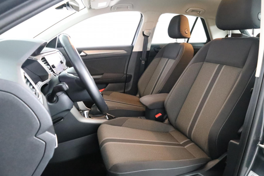Volkswagen T-Roc 1.0 TSI Style Business 110 PK | Verlengde garantie | Navigatie | Parkeercamera | Parkeersensoren | Privacy glas |