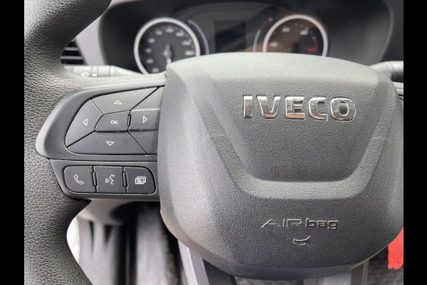 Iveco Daily 35S16V 2.3 handgeschakeld 160pk L2H2 / mag 3500 kg trekken / lease vanaf € 500 / vaste prijs rijklaar € 27.950 ex btw / climate control / opstap + parkeersensoren achter !