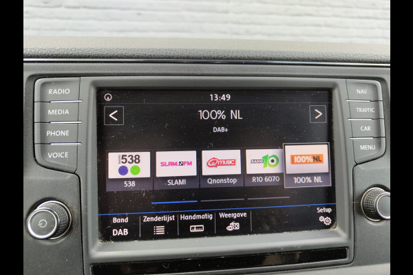 Volkswagen Crafter 2.0TDI L3H3 3-Zits Airco Navi PDC v+a DAB+ Betonplex Vloer + Betimmering Bluetooth Cruise Control Lichtsensor Elec.-ramen en Spi 6-bak Zeer compleet Lage km stand!