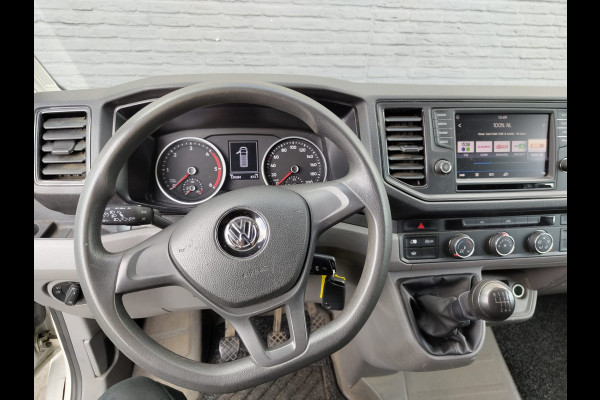 Volkswagen Crafter 2.0TDI L3H3 3-Zits Airco Navi PDC v+a DAB+ Betonplex Vloer + Betimmering Bluetooth Cruise Control Lichtsensor Elec.-ramen en Spi 6-bak Zeer compleet Lage km stand!