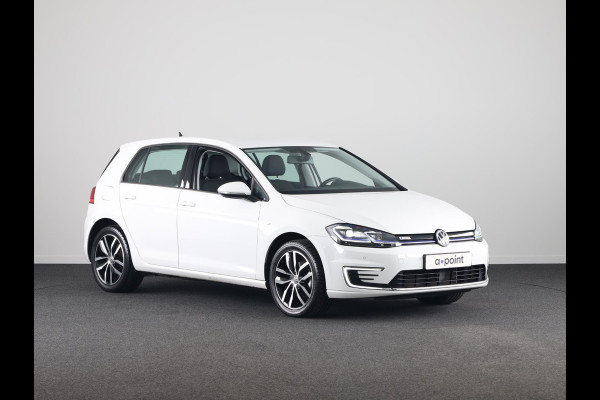 Volkswagen e-Golf E-DITION 136 pk | Navigatie | Parkeersensoren | Autom. airco | LED koplampen | Apple Carplay/Android Auto |