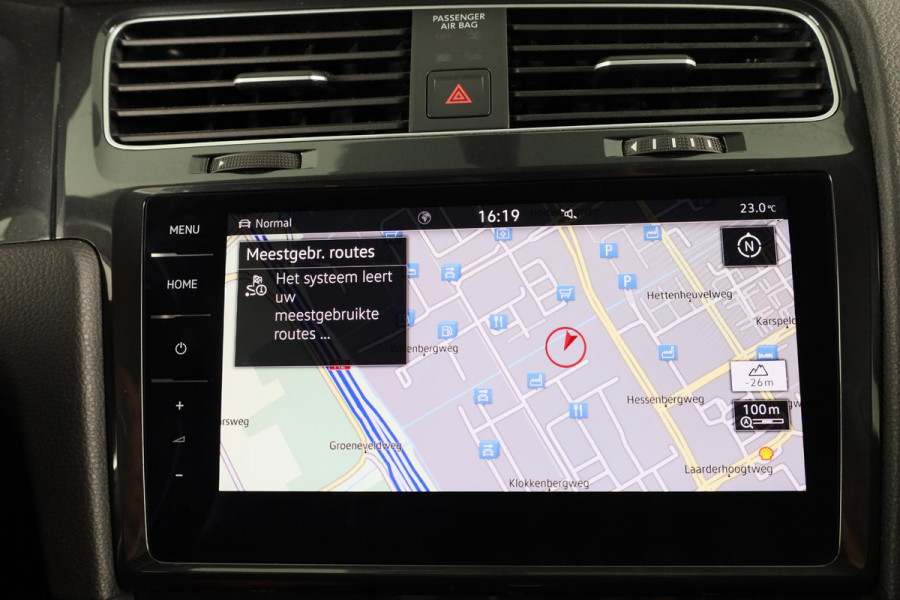 Volkswagen e-Golf E-DITION 136 pk | Navigatie | Parkeersensoren | Autom. airco | LED koplampen | Apple Carplay/Android Auto |
