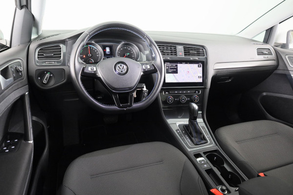 Volkswagen e-Golf E-DITION 136 pk | Navigatie | Parkeersensoren | Autom. airco | LED koplampen | Apple Carplay/Android Auto |