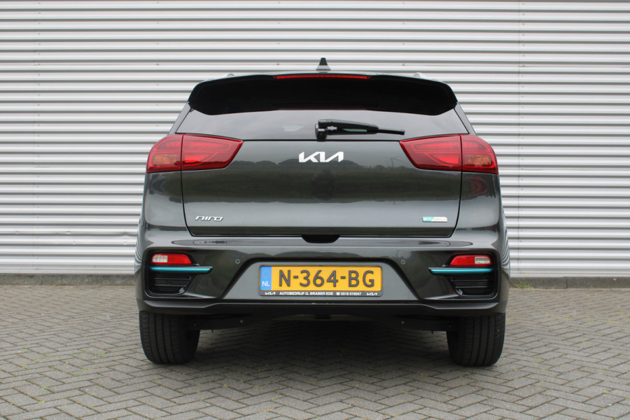 Kia e-Niro DynamicPlusLine 64 kWh | Navi | 17" LM | PDC | Camera | Schuif/kantel dak | BTW auto |