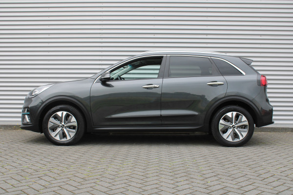 Kia e-Niro DynamicPlusLine 64 kWh | Navi | 17" LM | PDC | Camera | Schuif/kantel dak | BTW auto |