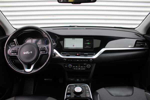 Kia e-Niro DynamicPlusLine 64 kWh | Navi | 17" LM | PDC | Camera | Schuif/kantel dak | BTW auto |