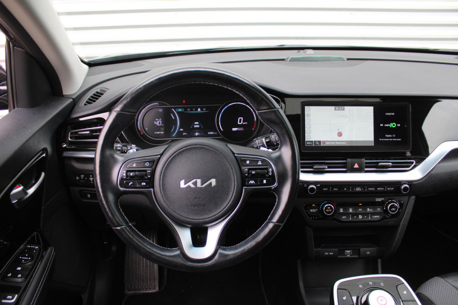 Kia e-Niro DynamicPlusLine 64 kWh | Navi | 17" LM | PDC | Camera | Schuif/kantel dak | BTW auto |