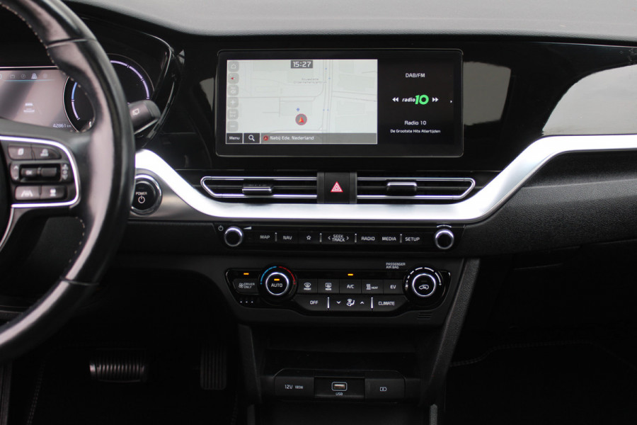 Kia e-Niro DynamicPlusLine 64 kWh | Navi | 17" LM | PDC | Camera | Schuif/kantel dak | BTW auto |