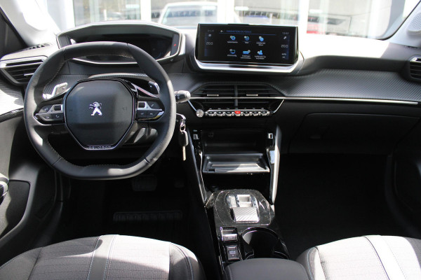 Peugeot 208 1.2 100PK AUTOMAAT ALLURE PACK | NAVIGATIE 10" TOUCHSCREEN | APPLE CARPLAY/ANDROID AUTO | 3-D I COCKPIT | LICHTMETALEN VELGEN | LED KOPLAMPEN | CRUISE CONTROL | CLIMATE CONTROL | ACHTERUITRIJ CAMERA |