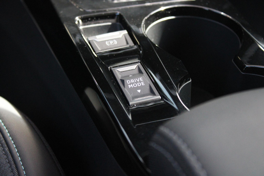 Peugeot 208 1.2 100PK AUTOMAAT ALLURE PACK | NAVIGATIE 10" TOUCHSCREEN | APPLE CARPLAY/ANDROID AUTO | 3-D I COCKPIT | LICHTMETALEN VELGEN | LED KOPLAMPEN | CRUISE CONTROL | CLIMATE CONTROL | ACHTERUITRIJ CAMERA |
