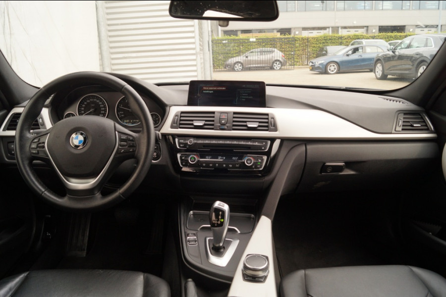 BMW 3 Serie Touring 320d 163pk Automaat Executive -LEER-NAVI-LED-ECC-