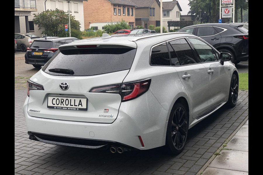 Toyota Corolla 2.0 Hybrid GR Sport Plus | Panoramadak, Head up display, JBL, Dodehoekherkenning, Parkeersensoren, Full options!