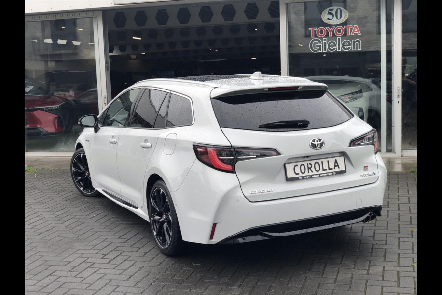 Toyota Corolla 2.0 Hybrid GR Sport Plus | Panoramadak, Head up display, JBL, Dodehoekherkenning, Parkeersensoren, Full options!