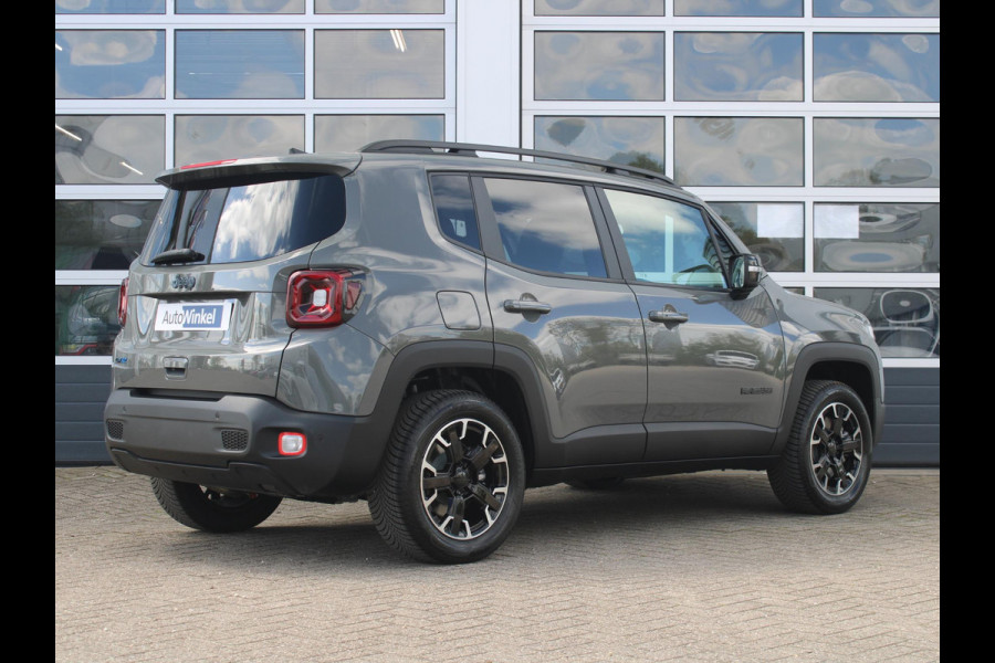 Jeep Renegade 4xe 240 Plug-in Hybrid Electric New Upland | Clima | Apple Carplay | Adapt. Cruise | Dakrails | Priv. Glass | LED | Navi | 17" | PDC | Sting Grey