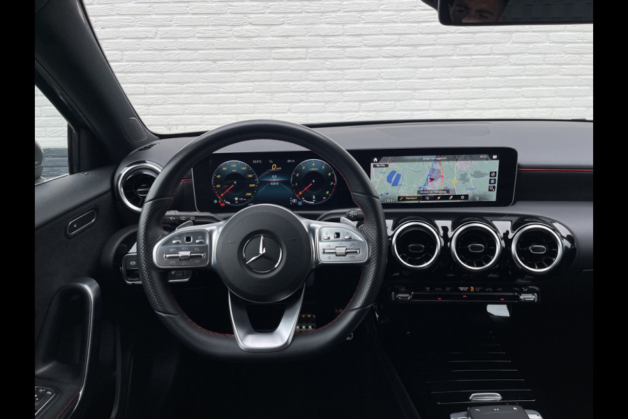 Mercedes-Benz A-Klasse 200 AMG-Line | Navi | CarPlay | Camera | LED | MBUX | 18 inch