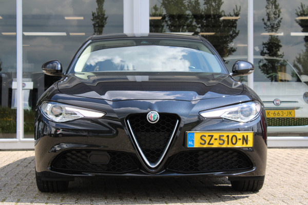 Alfa Romeo Giulia 2.0T Super 200PK AT | Stoel/stuur verwarming | 18" Velgen | Leer | Harman Kardon audio