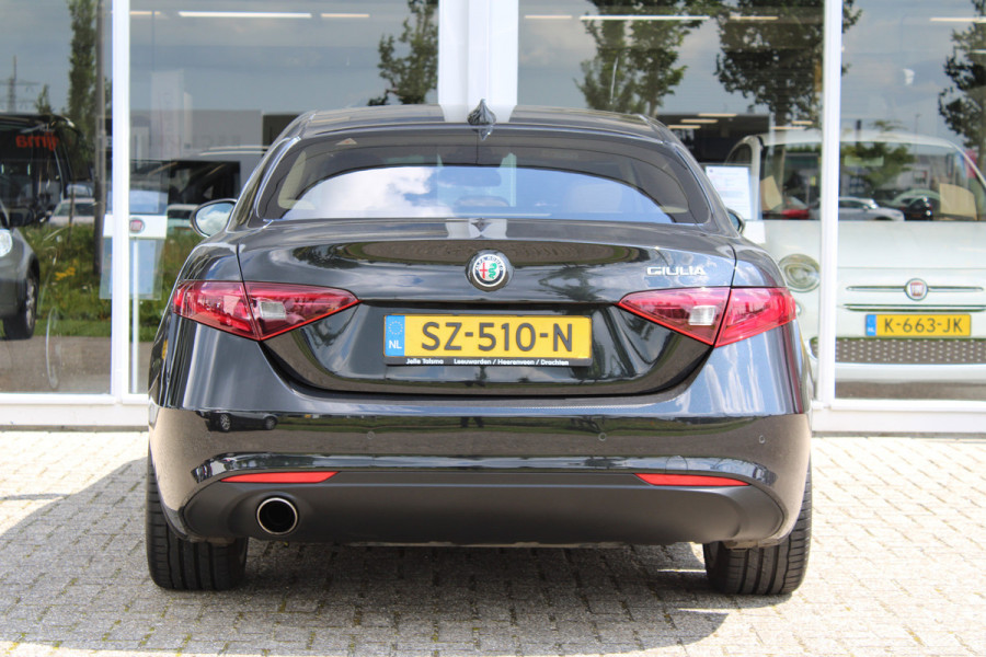 Alfa Romeo Giulia 2.0T Super 200PK AT | Stoel/stuur verwarming | 18" Velgen | Leer | Harman Kardon audio