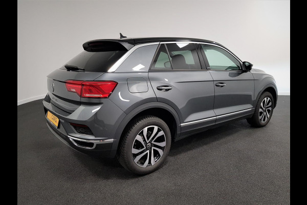 Volkswagen T-Roc 1.5 TSI DSG Active | Navigatie | Climate Control | Lane Assist | DAB | Parkeersensoren | Lichtmetalen Velgen | Privacy Glass