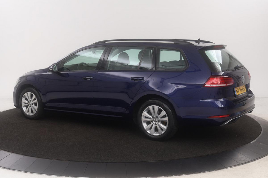 Volkswagen Golf 1.0 TSI Comfortline | Carplay | Adaptive cruise | Navigatie | DAB | Climate control | PDC | Bluetooth