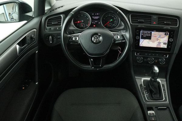 Volkswagen Golf 1.0 TSI Comfortline | Carplay | Adaptive cruise | Navigatie | DAB | Climate control | PDC | Bluetooth