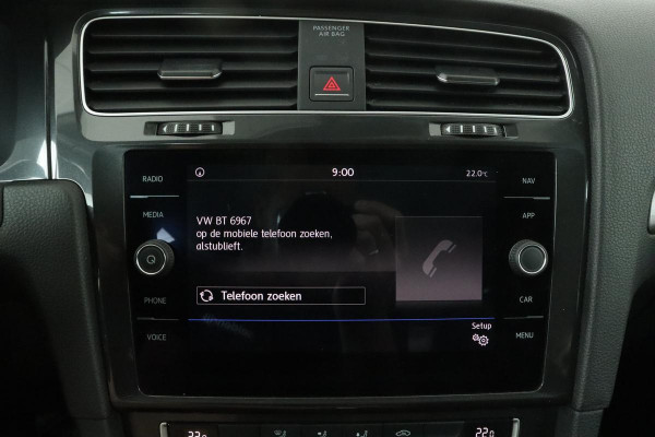 Volkswagen Golf 1.0 TSI Comfortline | Carplay | Adaptive cruise | Navigatie | DAB | Climate control | PDC | Bluetooth