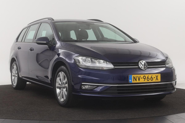 Volkswagen Golf 1.0 TSI Comfortline | Carplay | Adaptive cruise | Navigatie | DAB | Climate control | PDC | Bluetooth