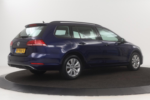 Volkswagen Golf 1.0 TSI Comfortline | Carplay | Adaptive cruise | Navigatie | DAB | Climate control | PDC | Bluetooth