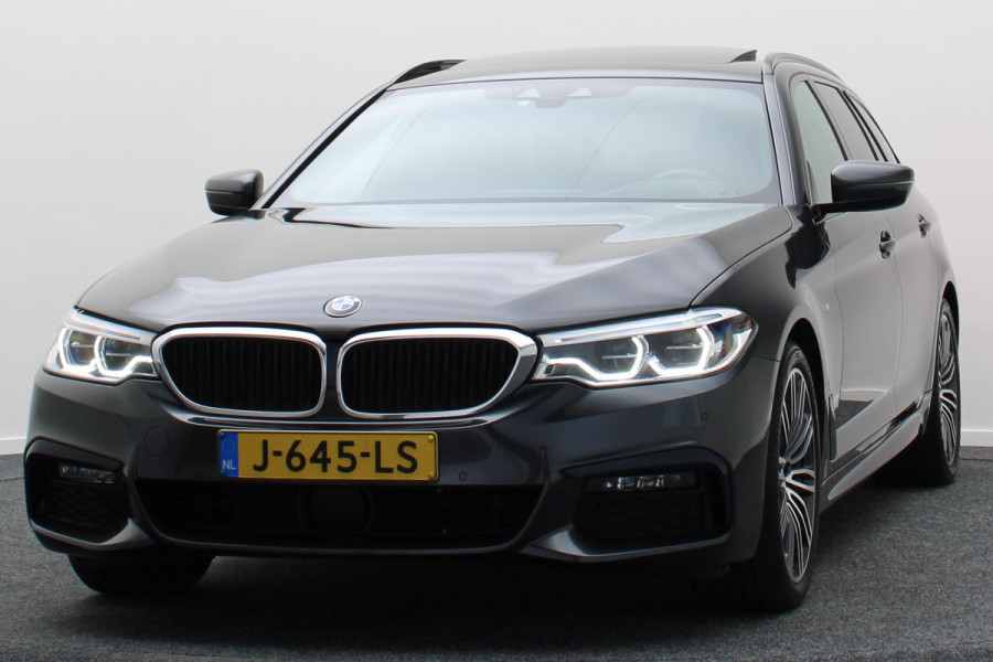 BMW 5 Serie Touring 530i High Executive M-Sport Automaat Leer, Comfortzetels, ACC, Panoramadak, Shadow Line, Camera, Trekhaak