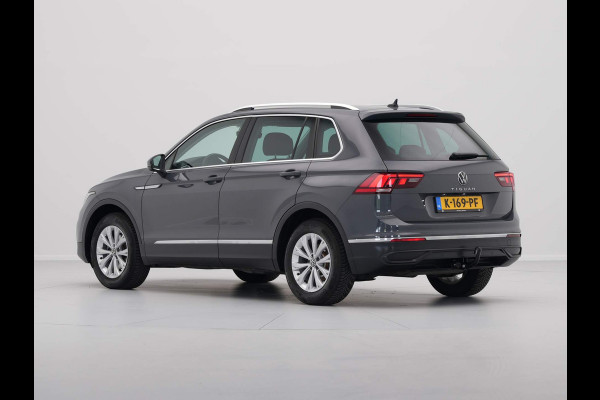 Volkswagen Tiguan 1.5 TSI 130pk Life Business Navigatie Trekhaak Stoelverwarming Acc 37