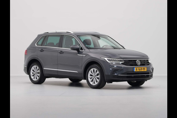 Volkswagen Tiguan 1.5 TSI 130pk Life Business Navigatie Trekhaak Stoelverwarming Acc 37