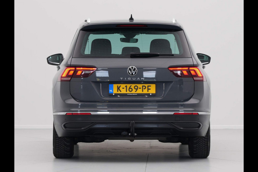 Volkswagen Tiguan 1.5 TSI 130pk Life Business Navigatie Trekhaak Stoelverwarming Acc 37