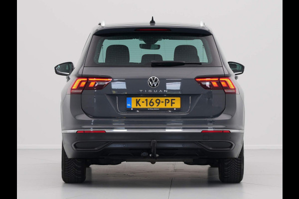 Volkswagen Tiguan 1.5 TSI 130pk Life Business Navigatie Trekhaak Stoelverwarming Acc 37