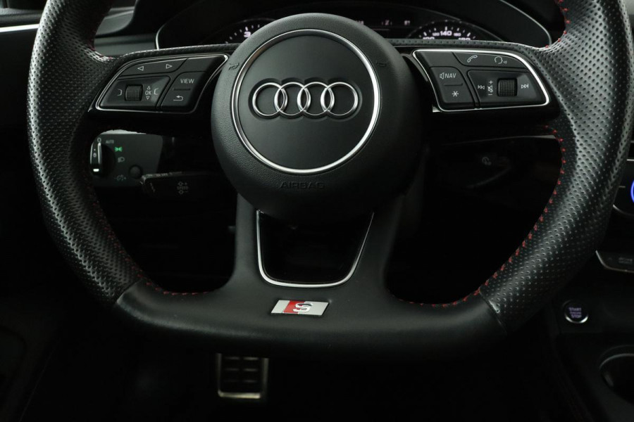 Audi A4 2.0 TDI Sport S line Black Edition | Leder | Full LED | Navigatie | Climate control | Cruise control | Sportstoelen | PDC | Getint glas