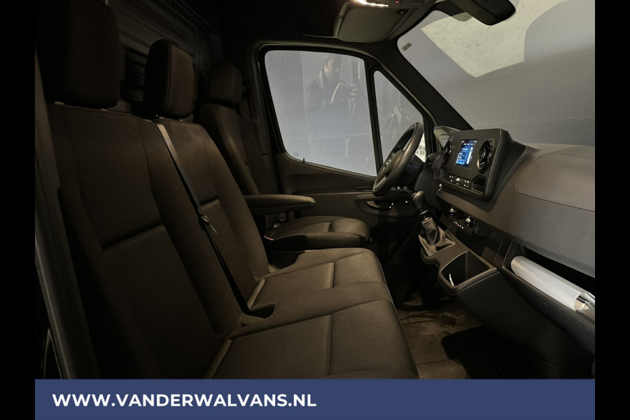 Mercedes-Benz Sprinter 317 CDI 170pk L3H2 Euro6 Airco | Camera | Apple Carplay | Cruisecontrol | Stoelverwarming Chauffeursstoel, Bijrijdersbank, Android Auto, MBUX