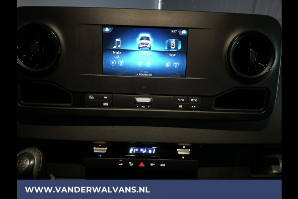 Mercedes-Benz Sprinter 317 CDI 170pk L3H2 Euro6 Airco | Camera | Apple Carplay | Cruisecontrol | Stoelverwarming Chauffeursstoel, Bijrijdersbank, Android Auto, MBUX