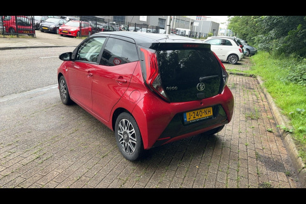 Toyota Aygo 1.0 VVT-i X-CLUSIV AUTOMAAT 1e EIG